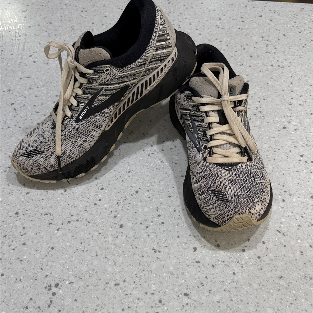 Brooks Adrenaline 19 Black and Grey Athletic Shoes